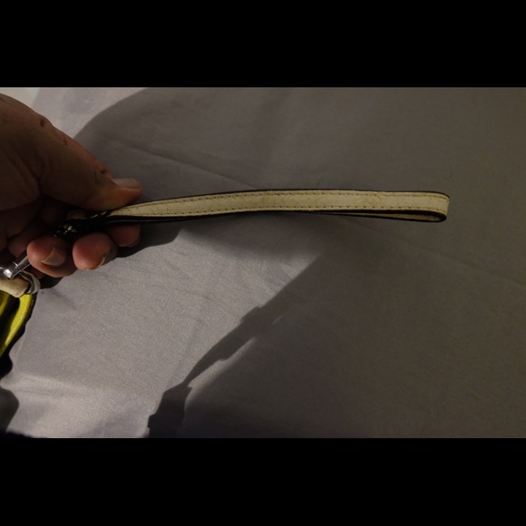 GUESS citron clutch - Picture 6 of 8